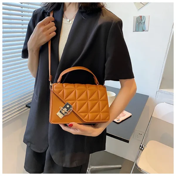 ⁦2024 New Wholesale Hot Selling Fashion Luxury Large Capacity Chain Women's Tote Bags Crossbody Handbag⁩ - الصورة ⁦4⁩