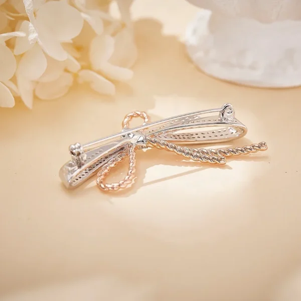 ⁦Newarrival Brooches High Quality Brooch Vintage Plated Brass Bow Design Designer Brooches for Unisex⁩ - الصورة ⁦3⁩