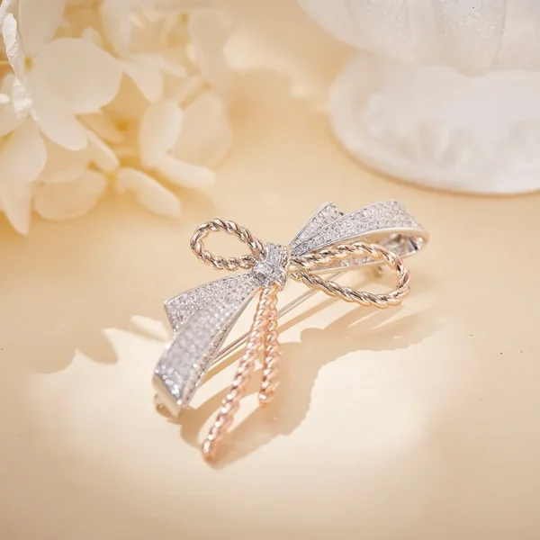 ⁦Newarrival Brooches High Quality Brooch Vintage Plated Brass Bow Design Designer Brooches for Unisex⁩ - الصورة ⁦2⁩