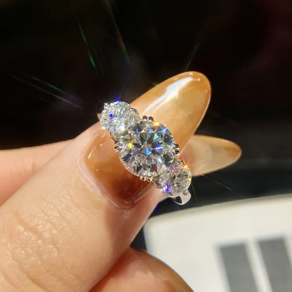 ⁦Women Moissanite Jewelry 925 Sterling Silver Rings Unique 3 Round Shape Gemstones for Women Luxury Wedding⁩ - الصورة ⁦2⁩