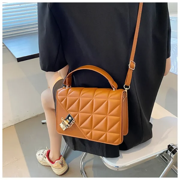 ⁦2024 New Wholesale Hot Selling Fashion Luxury Large Capacity Chain Women's Tote Bags Crossbody Handbag⁩ - الصورة ⁦5⁩