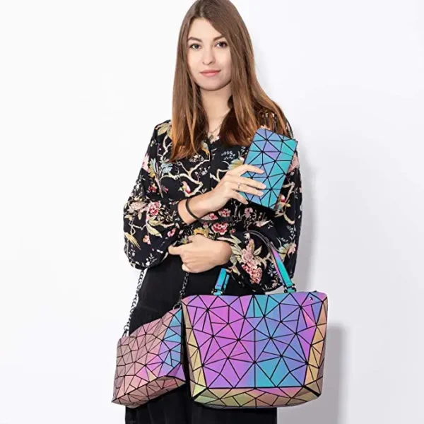 ⁦LOVEVOOK Wholesale Holographic Reflective Tote Bag Clutch Wallet Shoulder Bags Set Geometric Luminous Women Purses and Handbags⁩ - الصورة ⁦5⁩