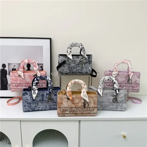 ⁦2024 Fashion Luxury Designer Handbags High Quality 2024 Letter Printed PU Leather Large Capacity Women Shoulder Crossbody Bags⁩ - الصورة ⁦5⁩