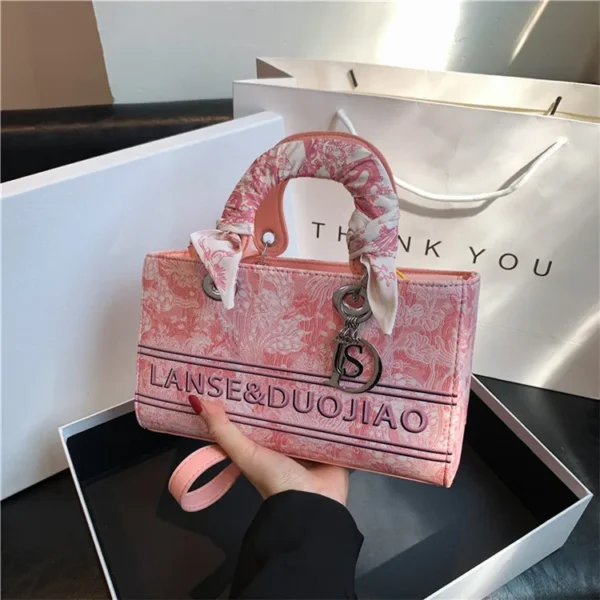 ⁦2024 Fashion Luxury Designer Handbags High Quality 2024 Letter Printed PU Leather Large Capacity Women Shoulder Crossbody Bags⁩ - الصورة ⁦3⁩