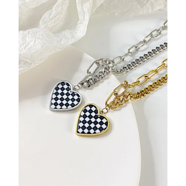 Fast Delivery High Quality Stainless Steel Jewelry Real 18K Gold Plated Heart Choker Necklace White & Black Checked Pendant