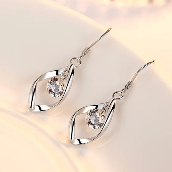 ⁦Fashion Latest Design Brand Copper Silver Plated Wave Ear Ring Silver Color Zircon Female Simple Women Earrings⁩ - الصورة ⁦3⁩