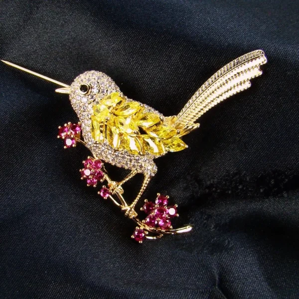 2024 New Design Latest Wholesale Fashion Bird Copper Inlaid Zircon Designer Brooches and Pins for Gift