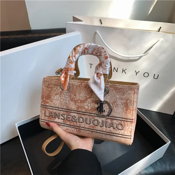 ⁦2024 Fashion Luxury Designer Handbags High Quality 2024 Letter Printed PU Leather Large Capacity Women Shoulder Crossbody Bags⁩ - الصورة ⁦4⁩
