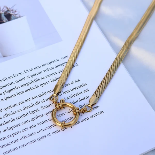 ⁦Fashion 18K Gold Plated Stainless Steel Simple Round Spring Buckle Chain Choker Necklace Layering Necklace for Women Jewelry⁩ - الصورة ⁦3⁩