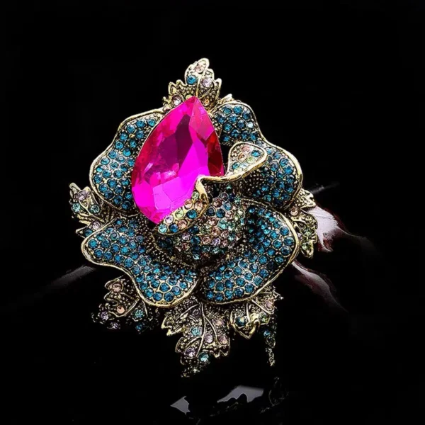 ⁦Accessories Women Simple Grand and Luxurious Pin Decoration Colorful Cc Brooch Crystal Rhinestone Flower Brooch Suit Brooch⁩ - الصورة ⁦3⁩